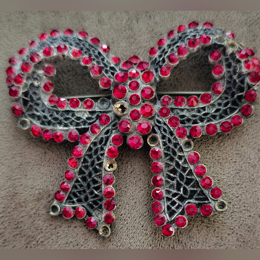 Bow Brooch Mid 20th Century Red Rhinestone Costume Jewelry